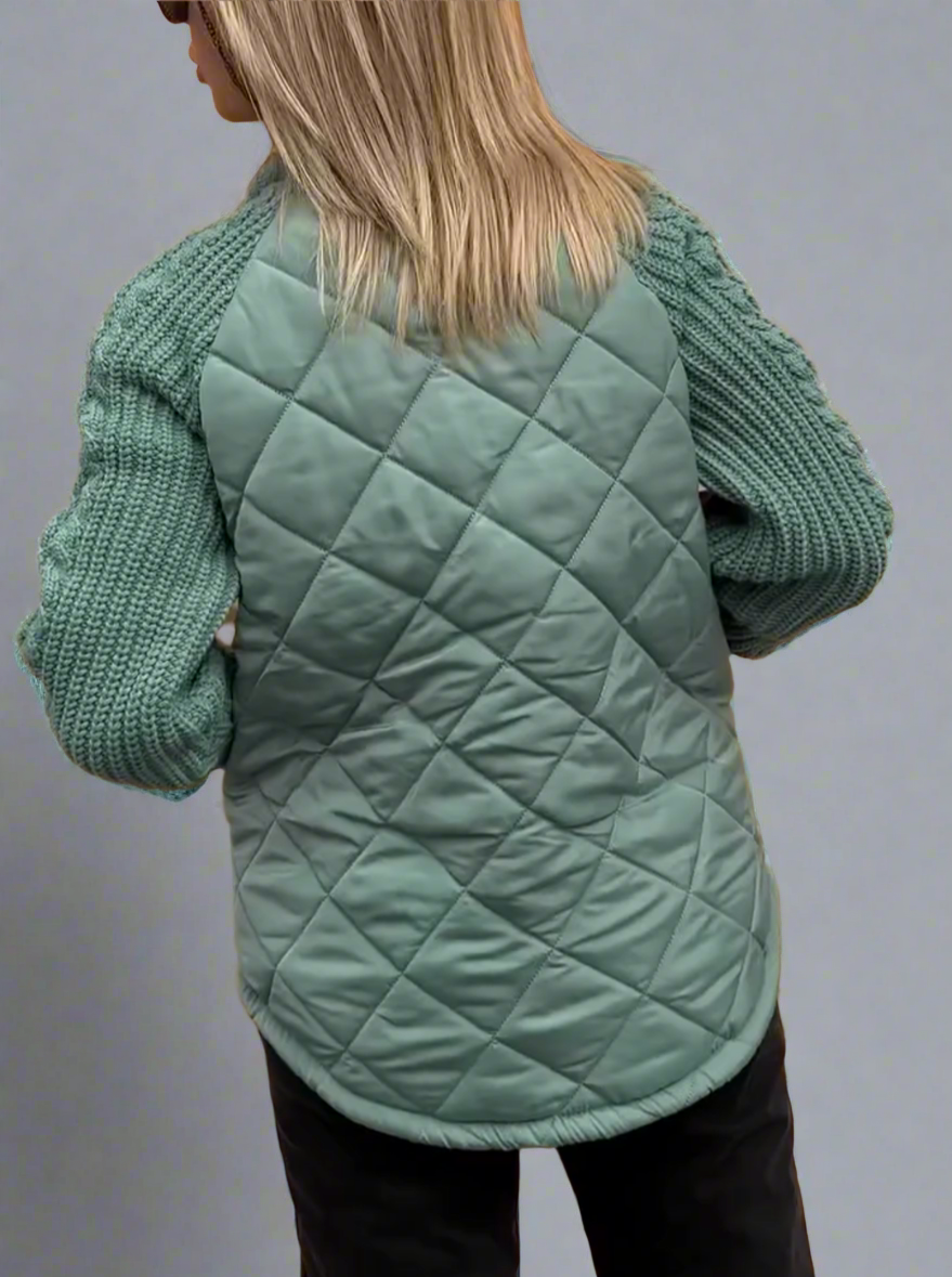 Carla – Chaqueta acolchada con mangas de punto