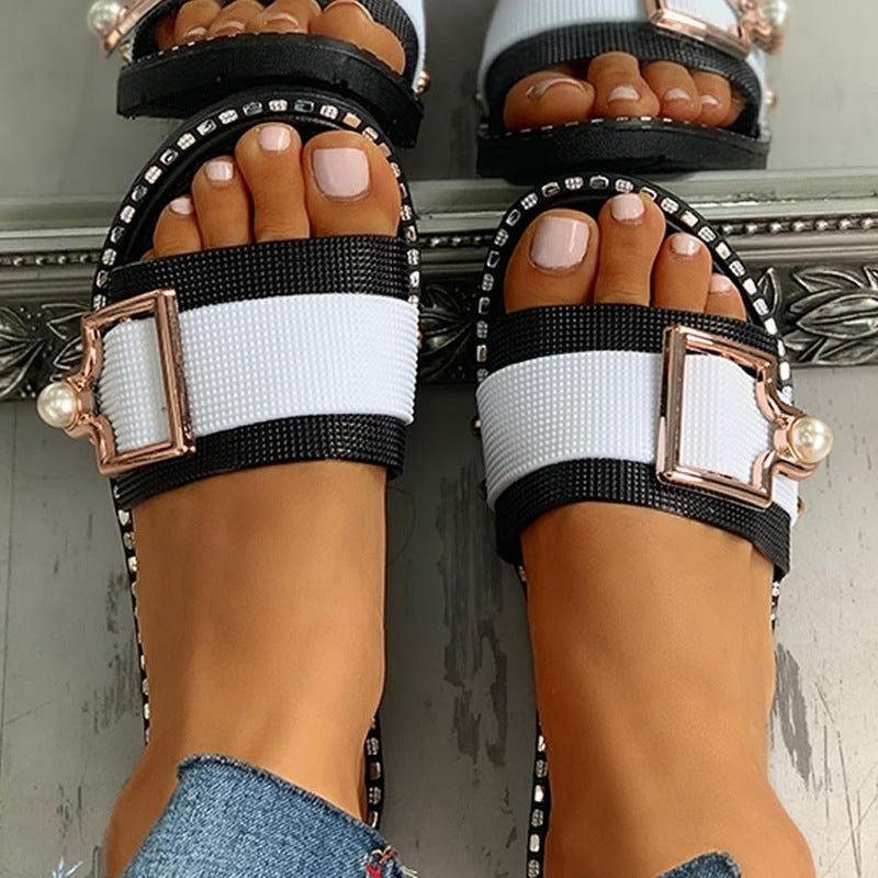 Kiara - Sandalias con hebilla de perlas negras