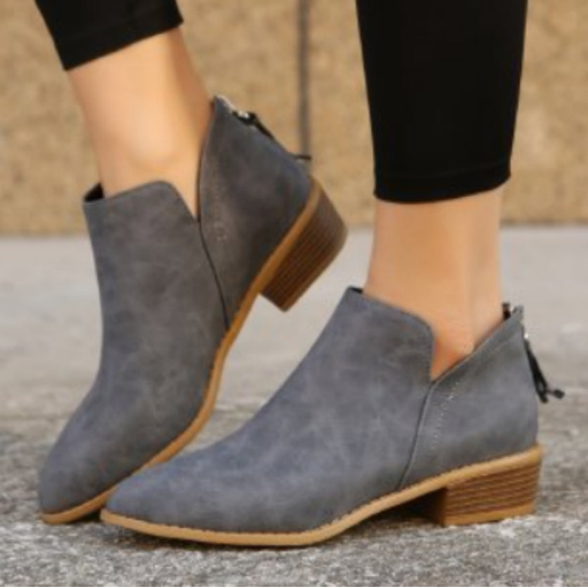 Hazel - Botines de ante con tacón bajo