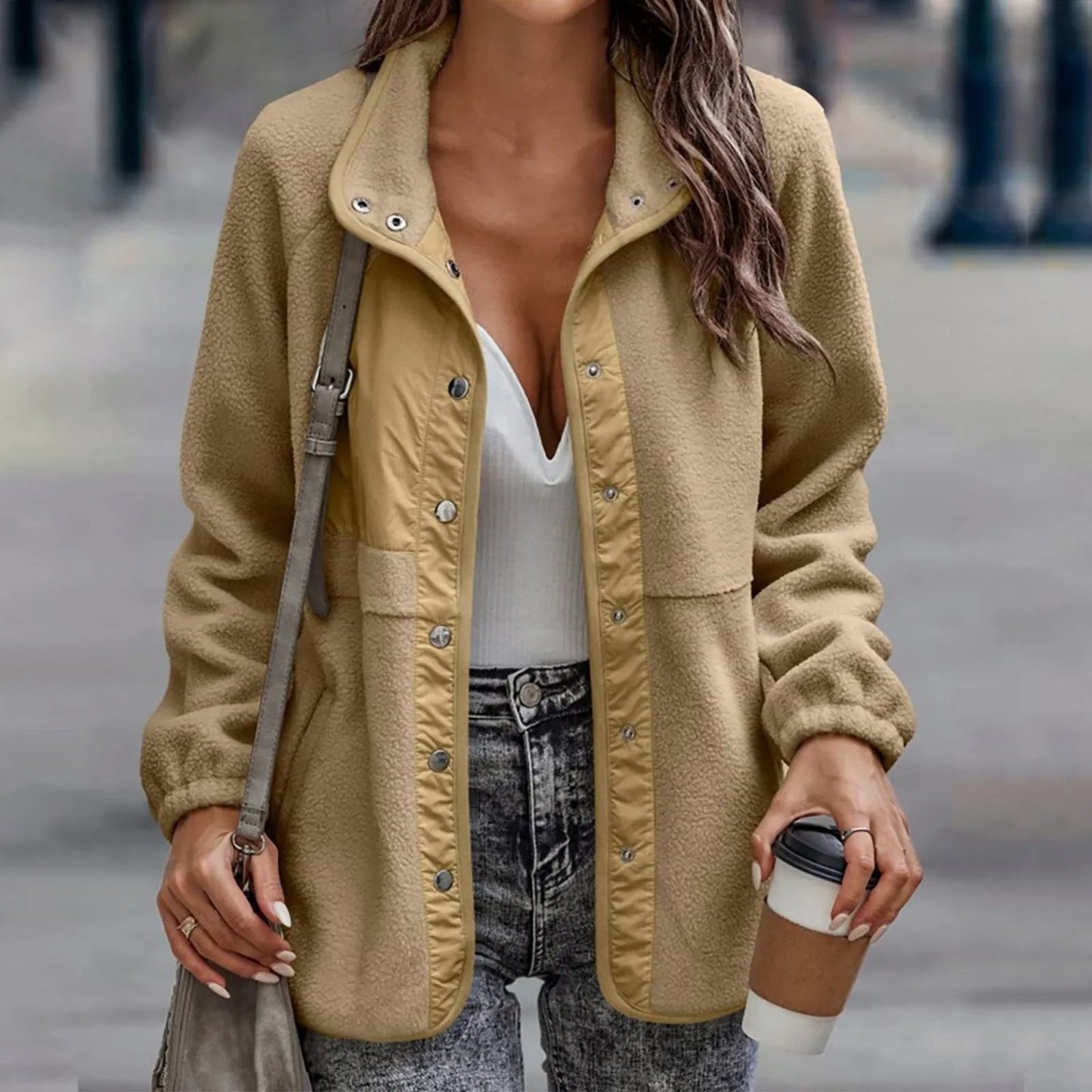 Clara – Chaqueta Polar Casual con Botones a Presión