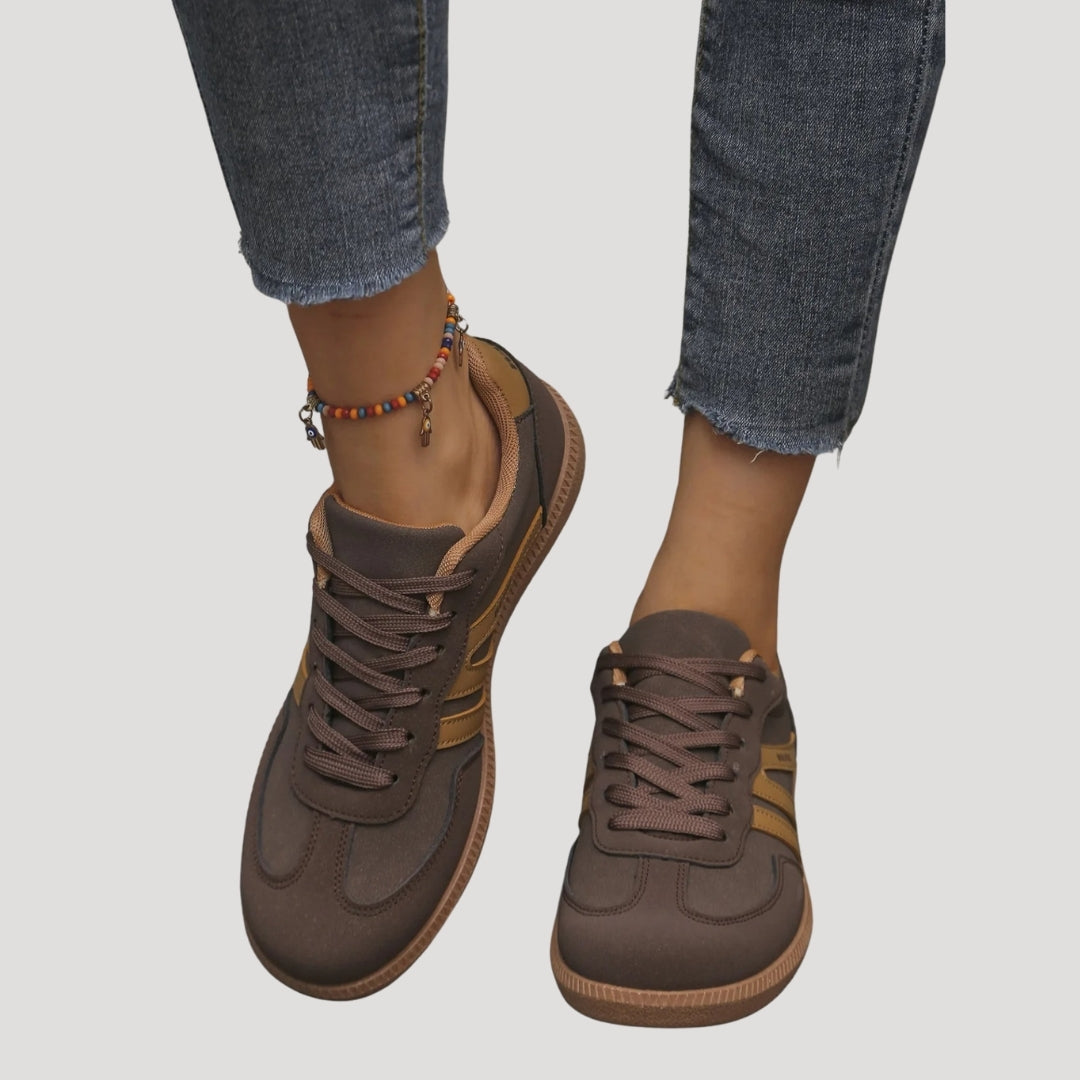 Eva – Zapatillas casual de mujer con cordones y franjas laterales