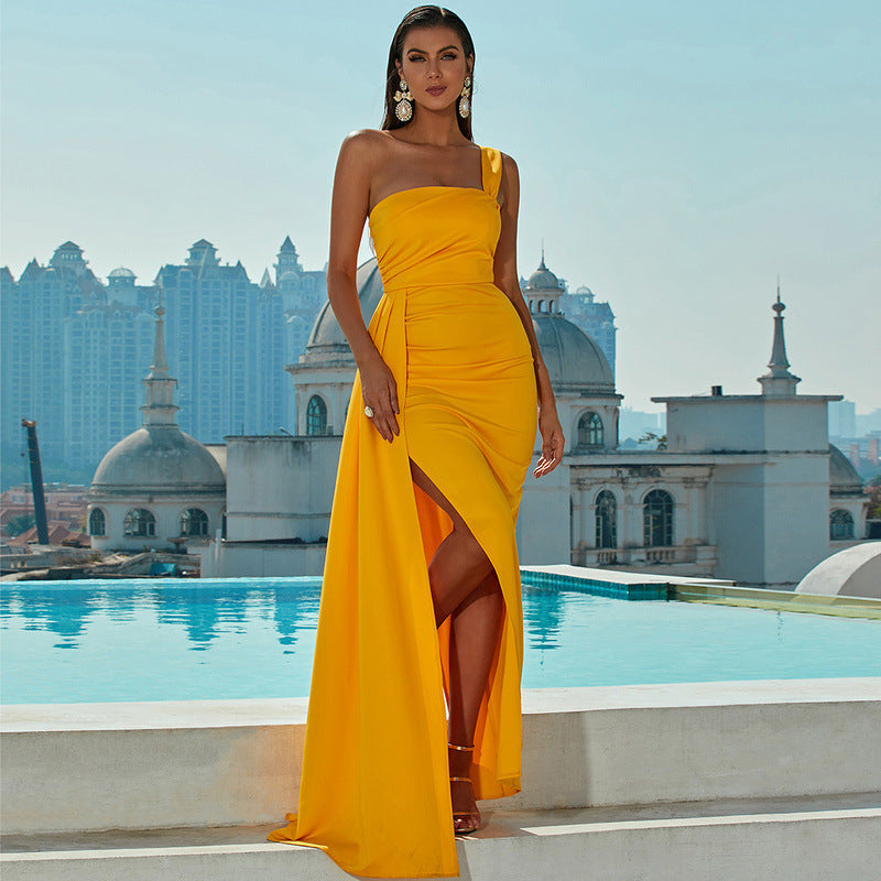 Andrea - Vestido largo asimétrico con abertura