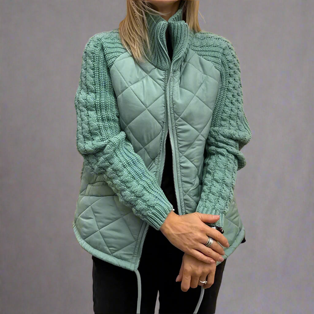 Carla – Chaqueta acolchada con mangas de punto