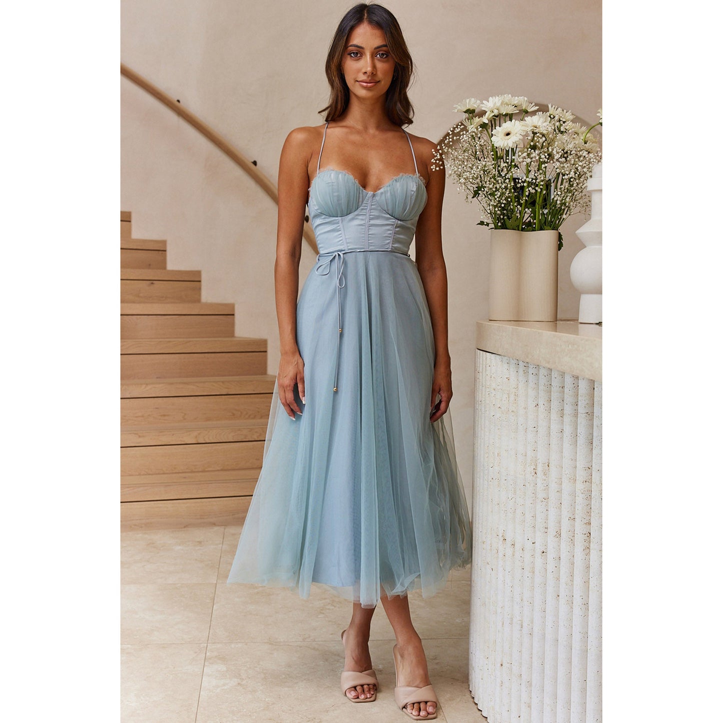 Gracia- Vestido midi con corsé de tul