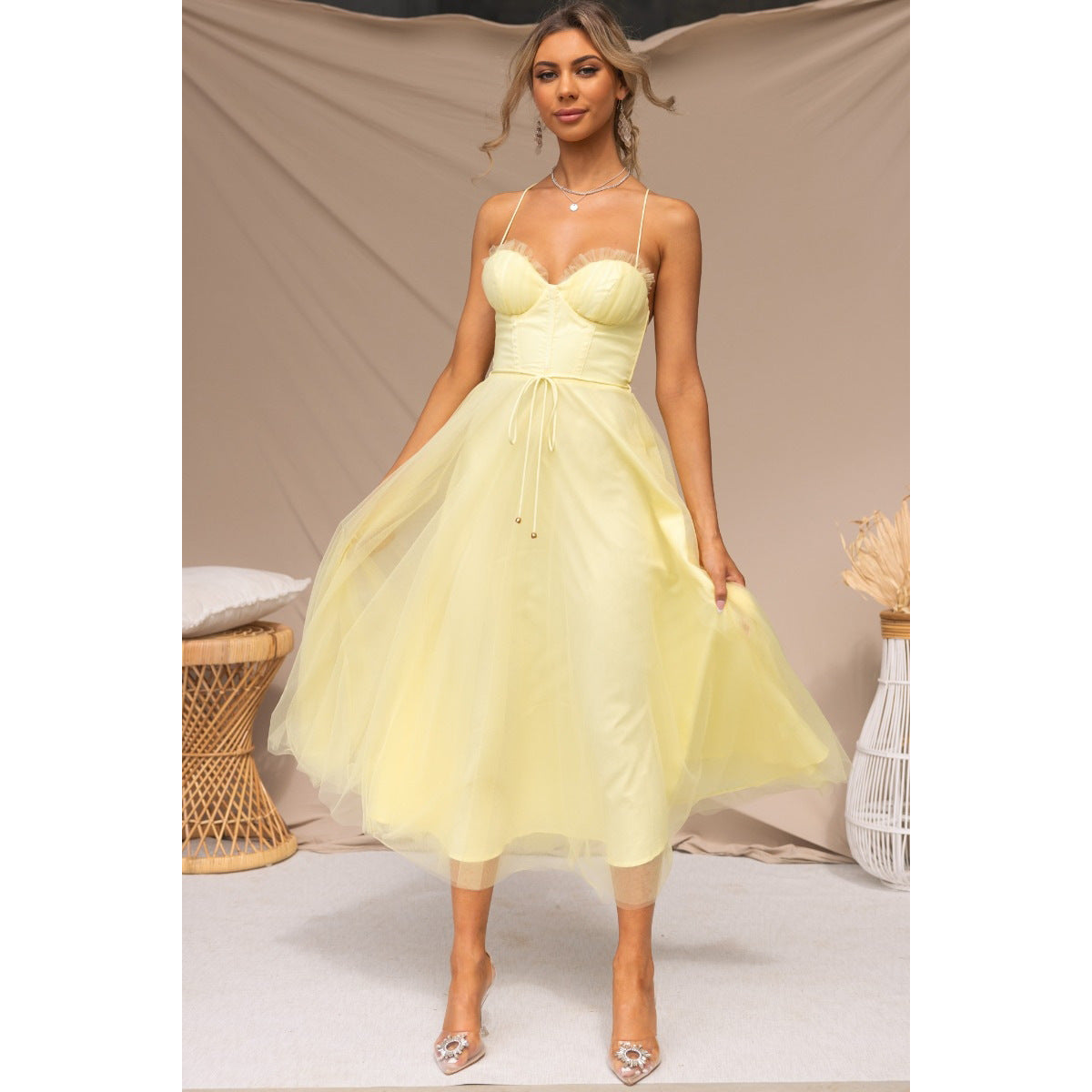 Gracia- Vestido midi con corsé de tul