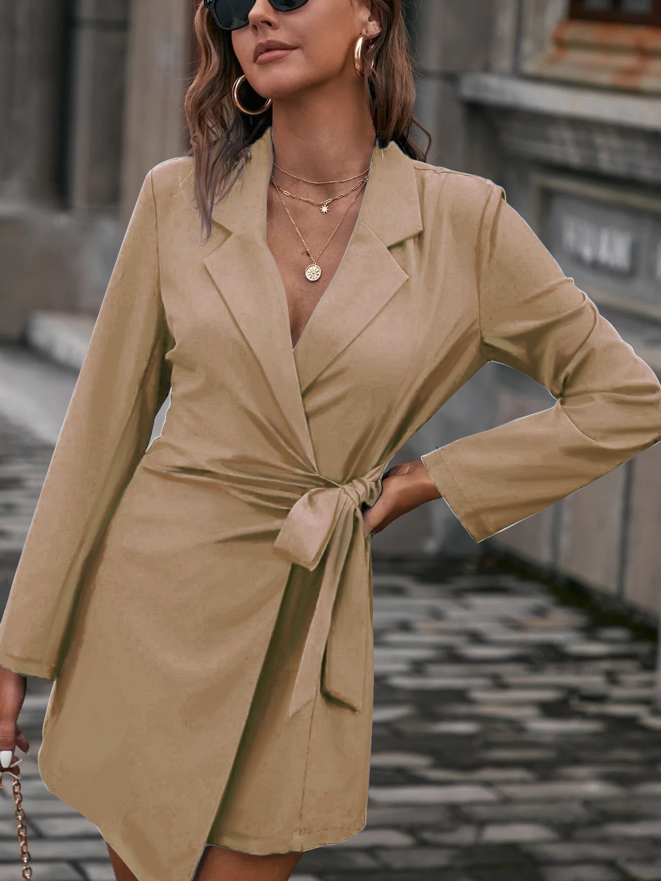 Adriana – Vestido Blazer Cruzado con Cinturón