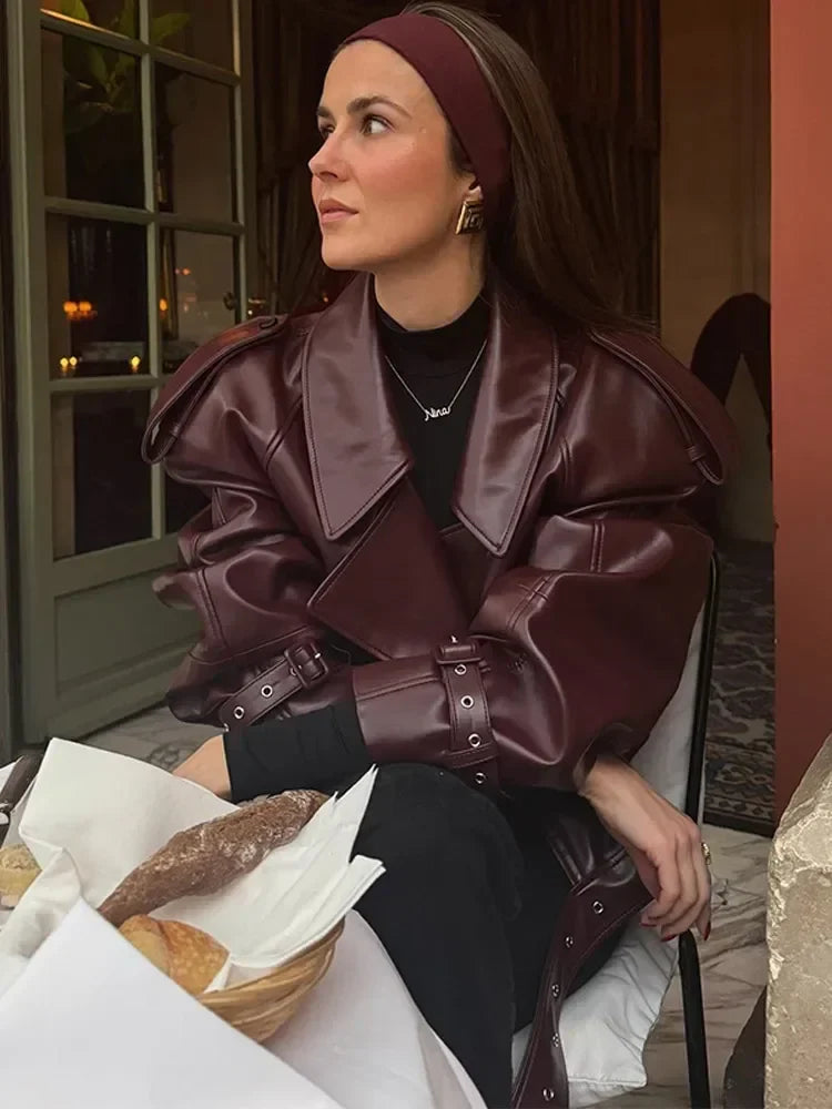 Reina | Chaqueta de cuero corta y ajustada para mujer