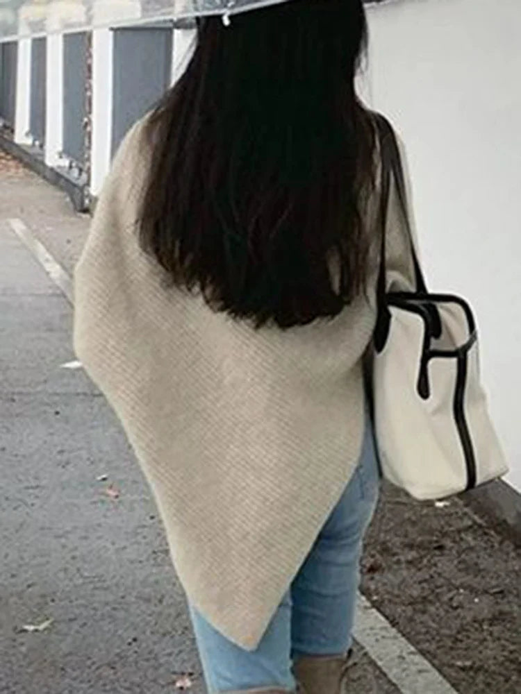 Beléna | Cuello alto irregular