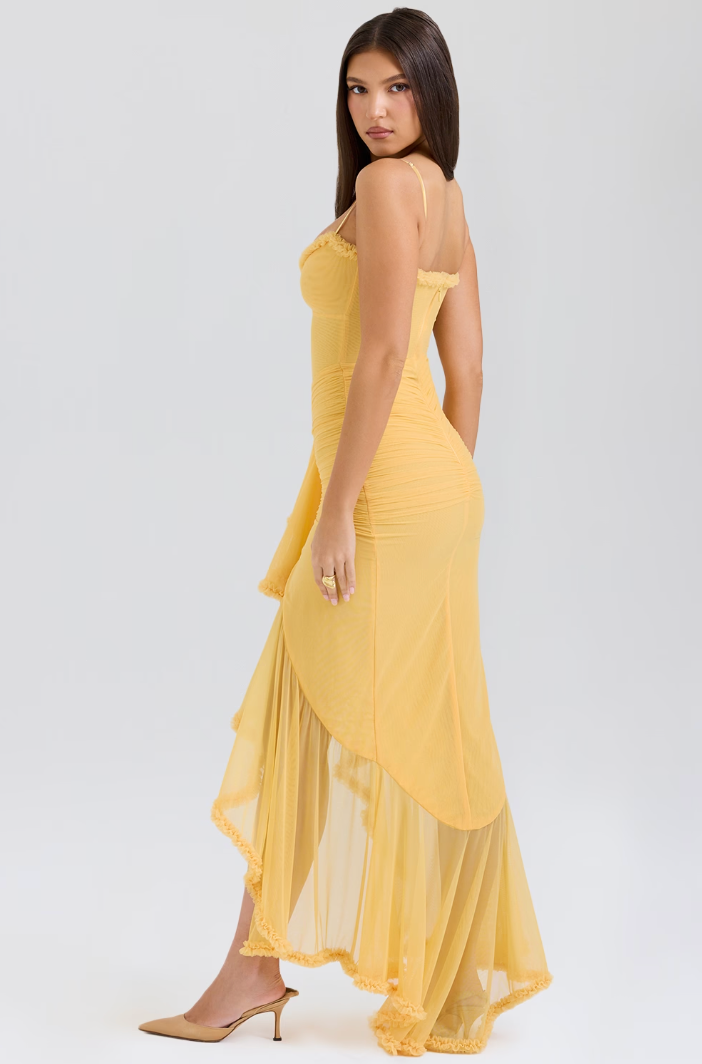 Mariana – Vestido de Fiesta con Volantes y Escote Ajustado
