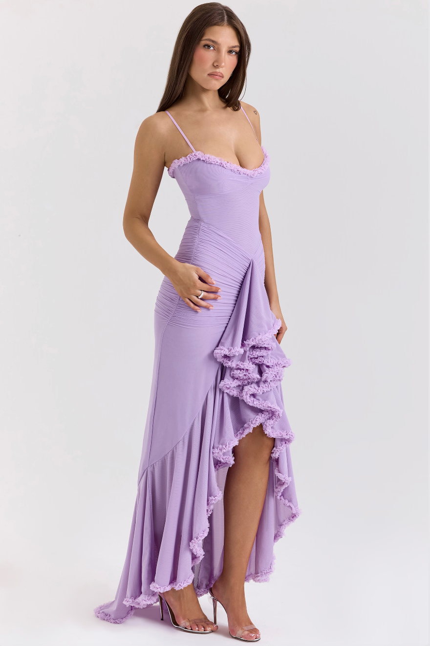 Mariana – Vestido de Fiesta con Volantes y Escote Ajustado