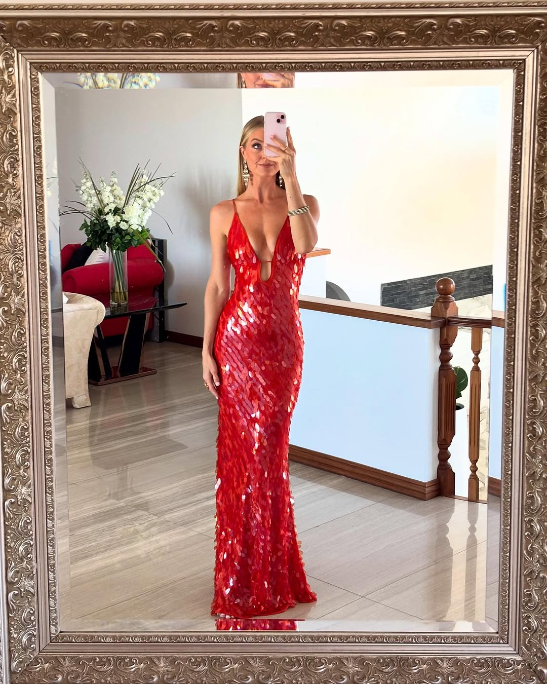 Isabella – Vestido largo de lentejuelas con escote profundo