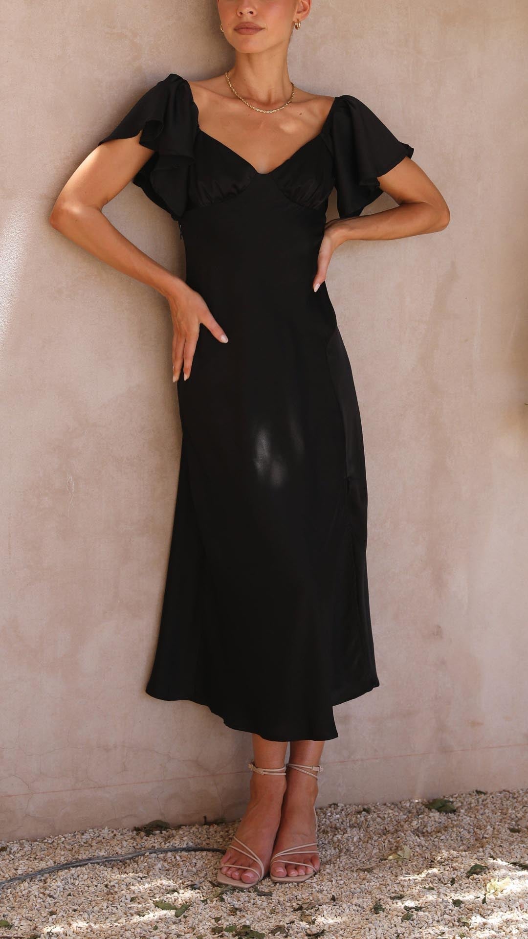 Valeria – Vestido de Noche con Hombros Descubiertos y Abertura Lateral