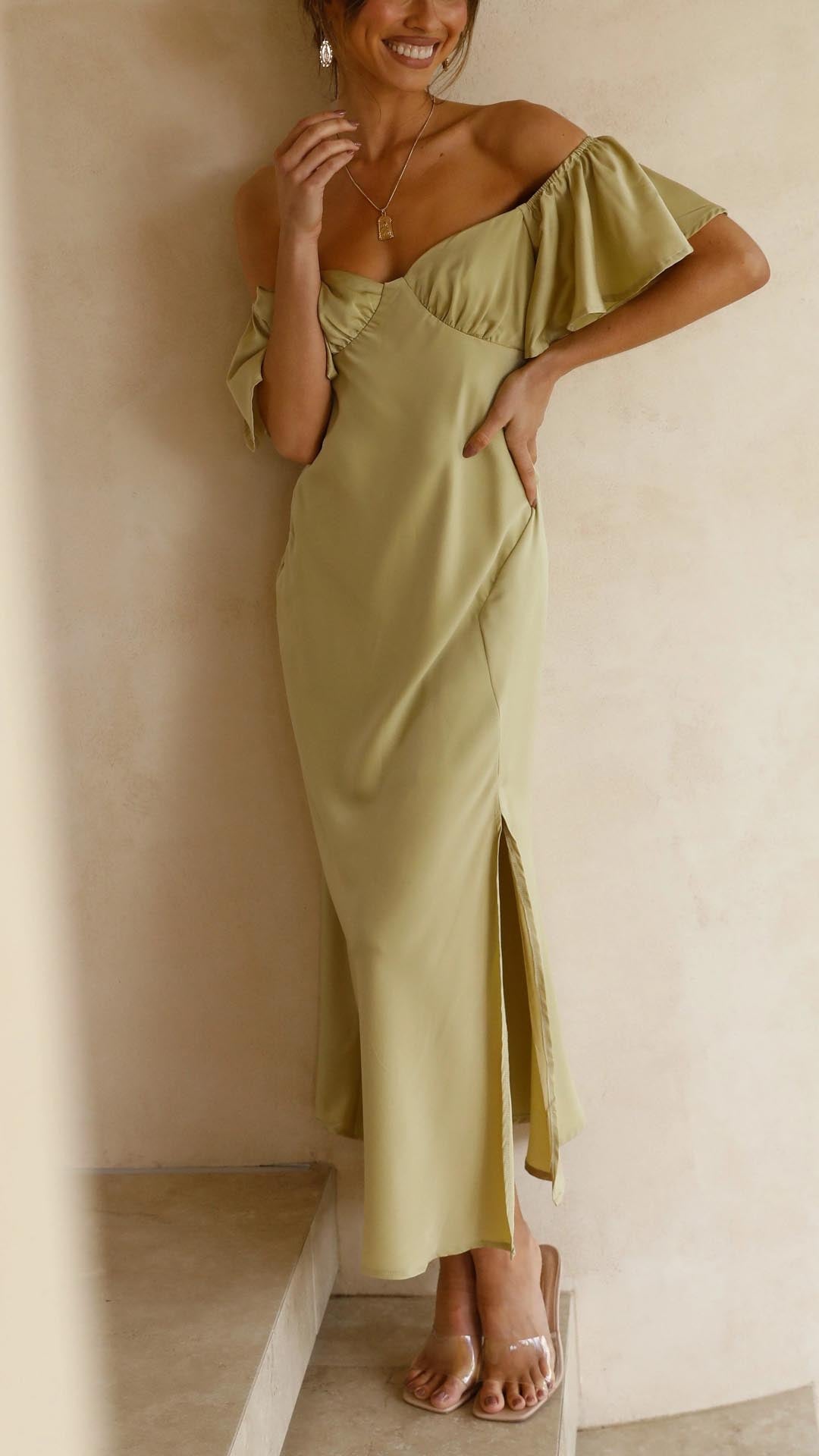 Valeria – Vestido de Noche con Hombros Descubiertos y Abertura Lateral