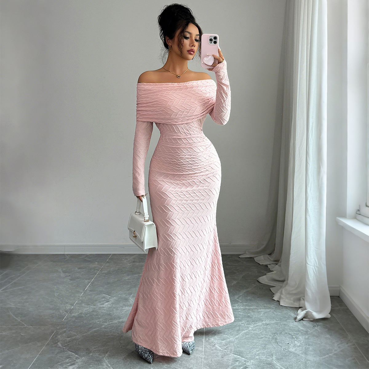Isabella – Vestido Largo Rosa con Hombros Descubiertos