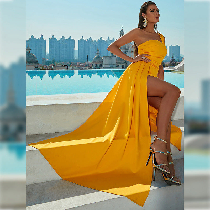 Andrea - Vestido largo asimétrico con abertura