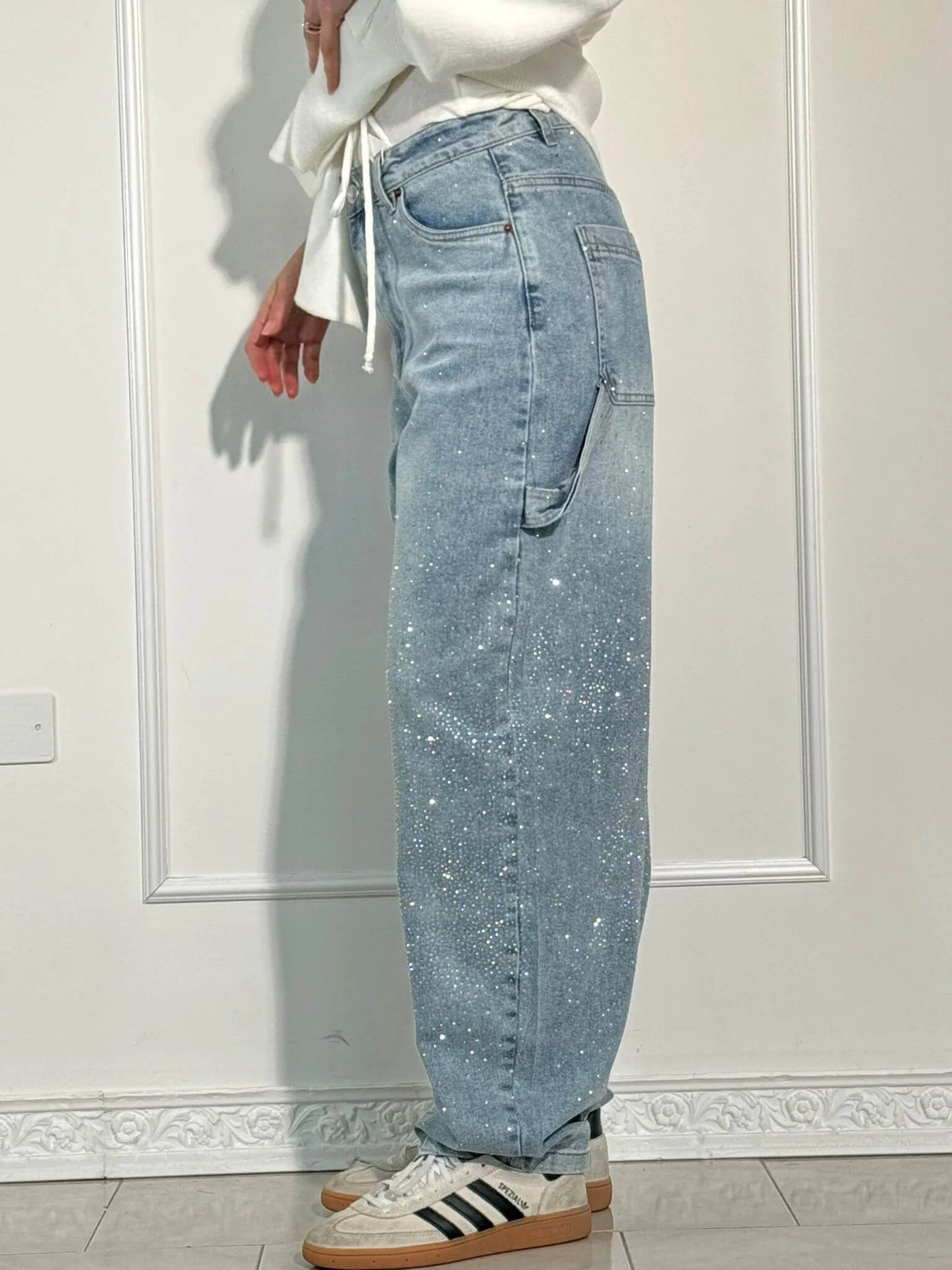 Isabella – Jeans rectos con detalles brillantes