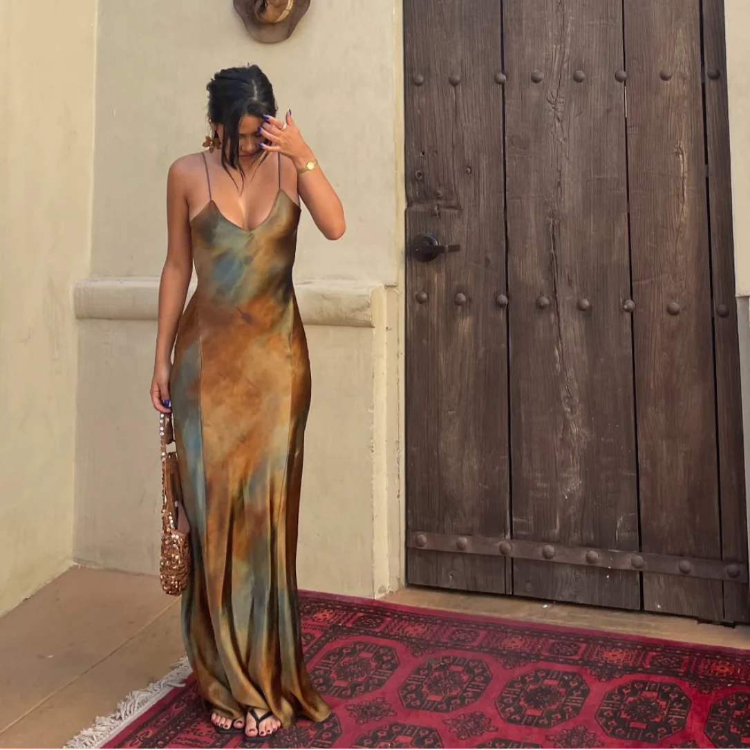 Laura - Vestido maxi de satén acuarela