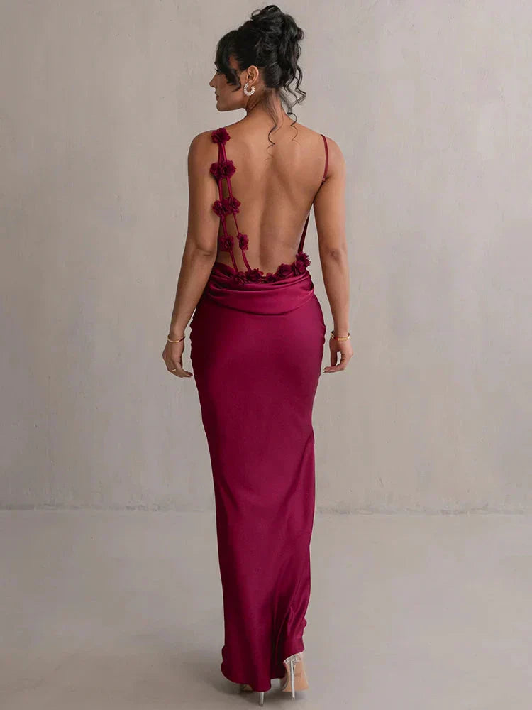 Valeria – Vestido de Noche con Espalda Descubierta y Detalles Florales