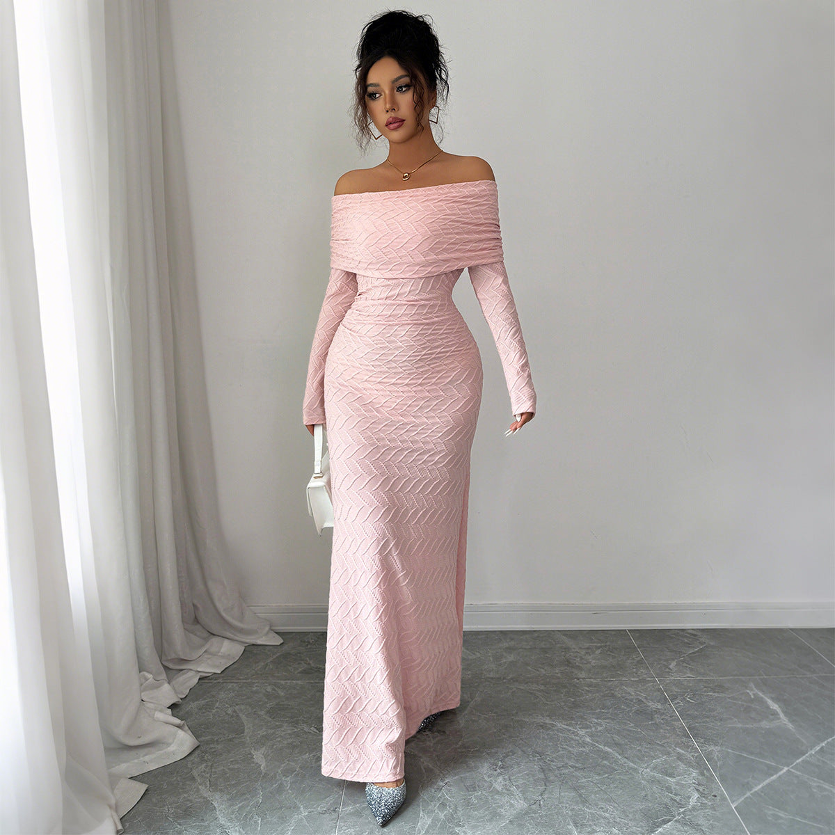 Isabella – Vestido Largo Rosa con Hombros Descubiertos