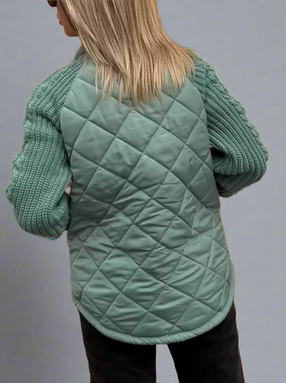 Carla – Chaqueta acolchada con mangas de punto