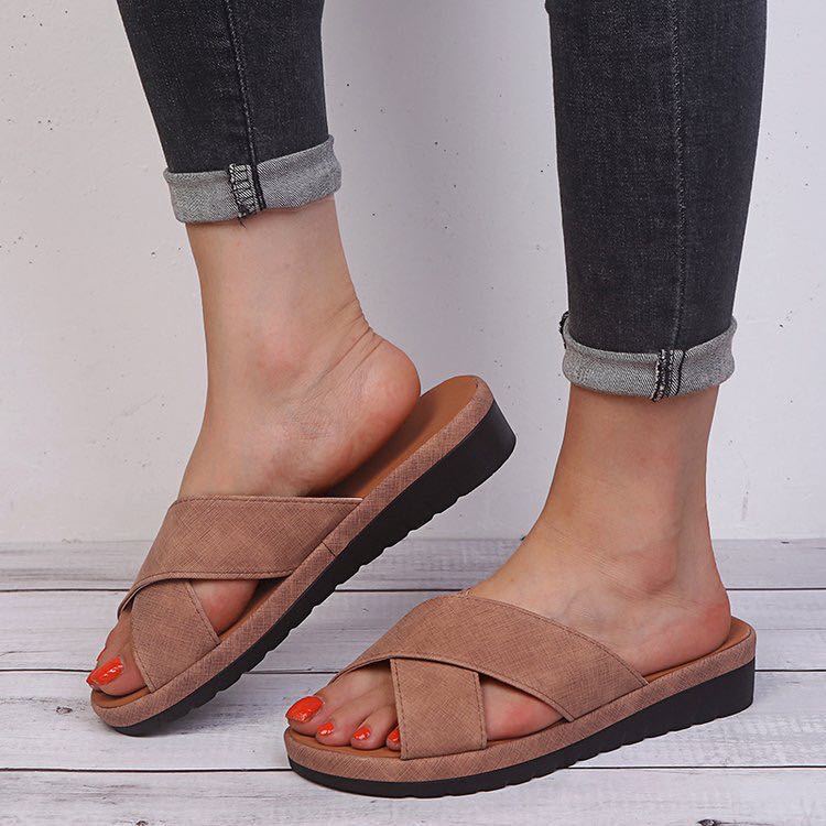 Jaidyah | Chanclas de exterior con tacón de cuña