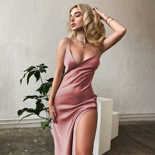 Isabella - Vestido satinado con tirantes y abertura