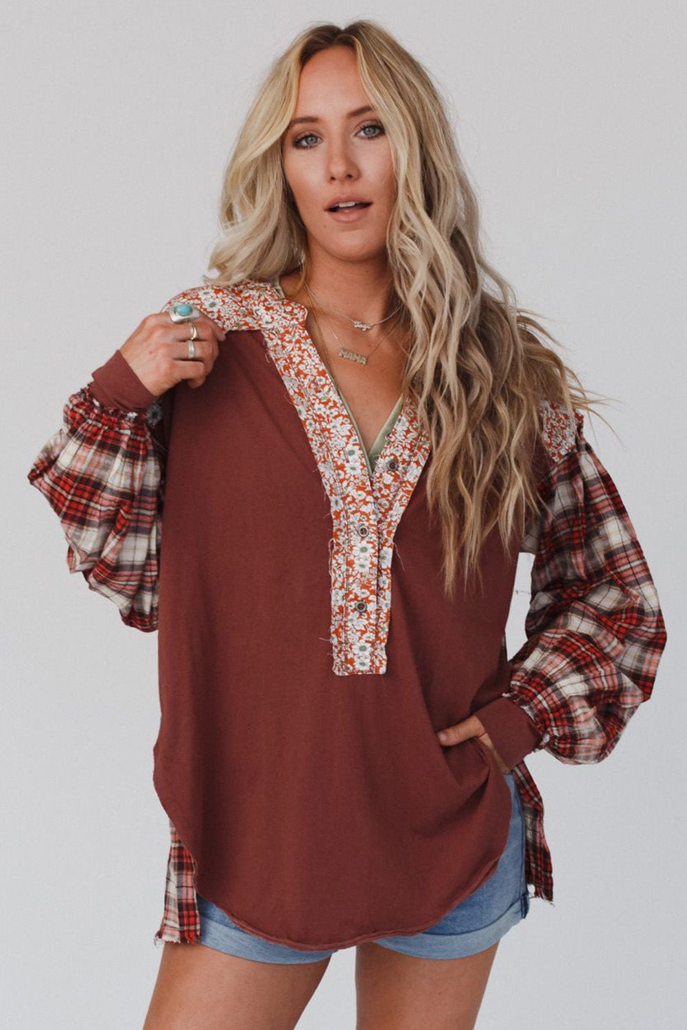 Aryah | Top rojo con estampado mixto de cuadros y flores