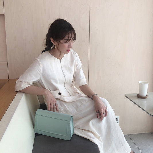 Clara - Vestido midi minimalista con cremallera