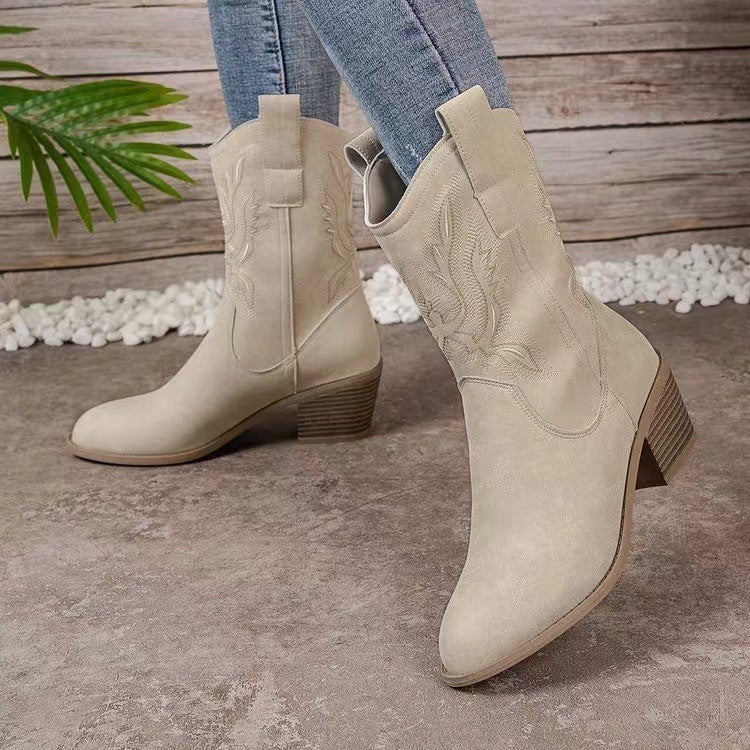 Aitana - Botines vaqueros bordados con tacón