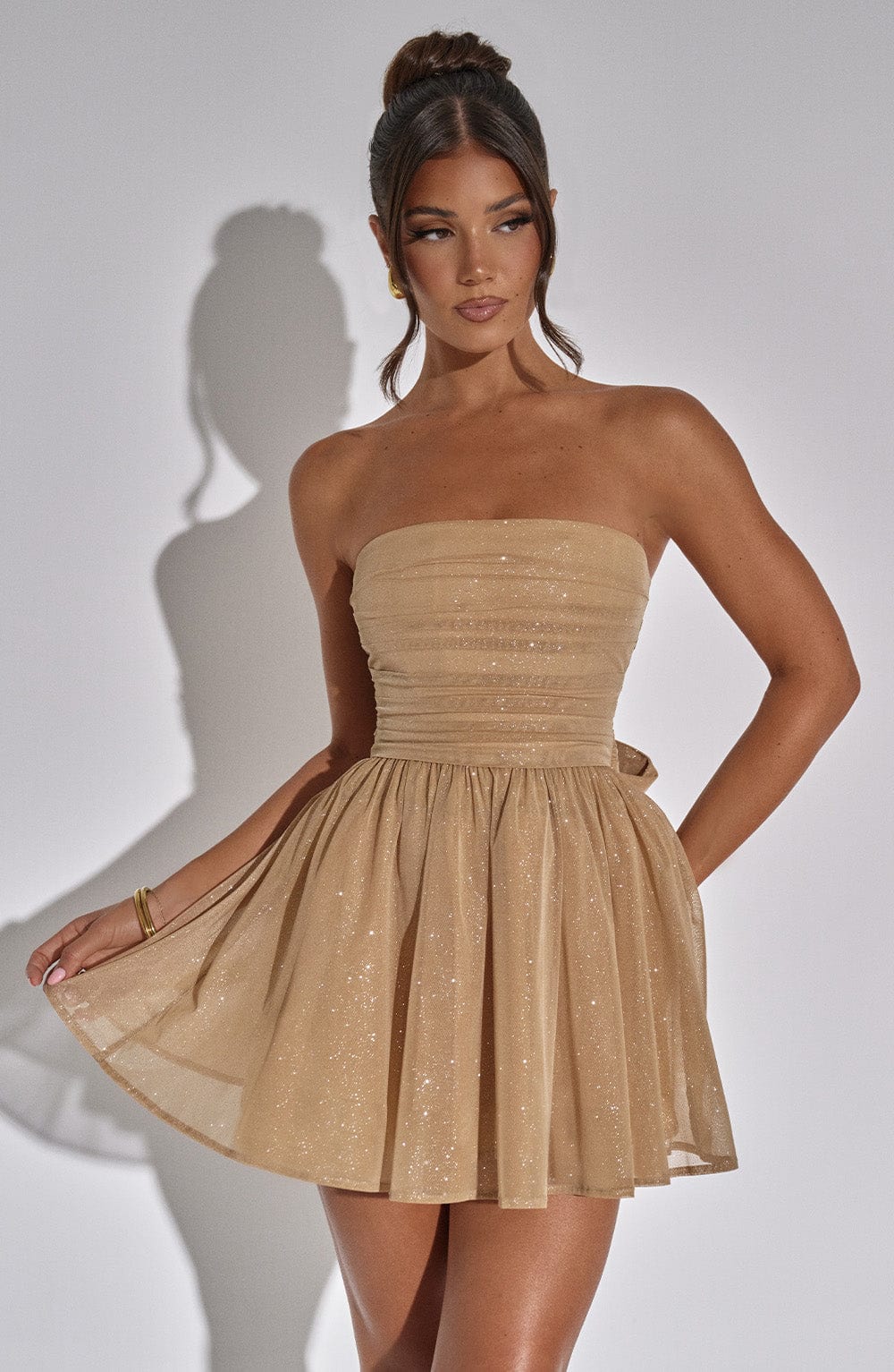 Nora | Vestido dorado de moda con brillo