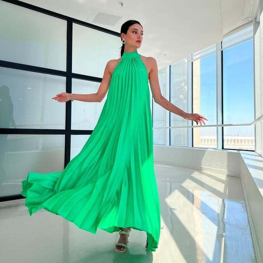 Vivian - Vestido maxi plisado con cuello halter
