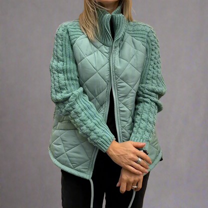 Carla – Chaqueta acolchada con mangas de punto