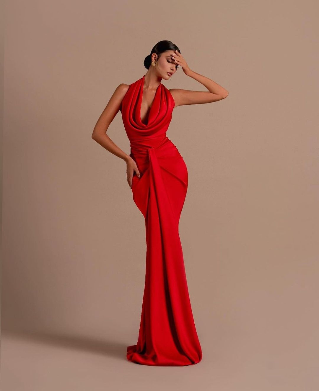 Valeria – Vestido Largo de Gala con Escote Drapeado