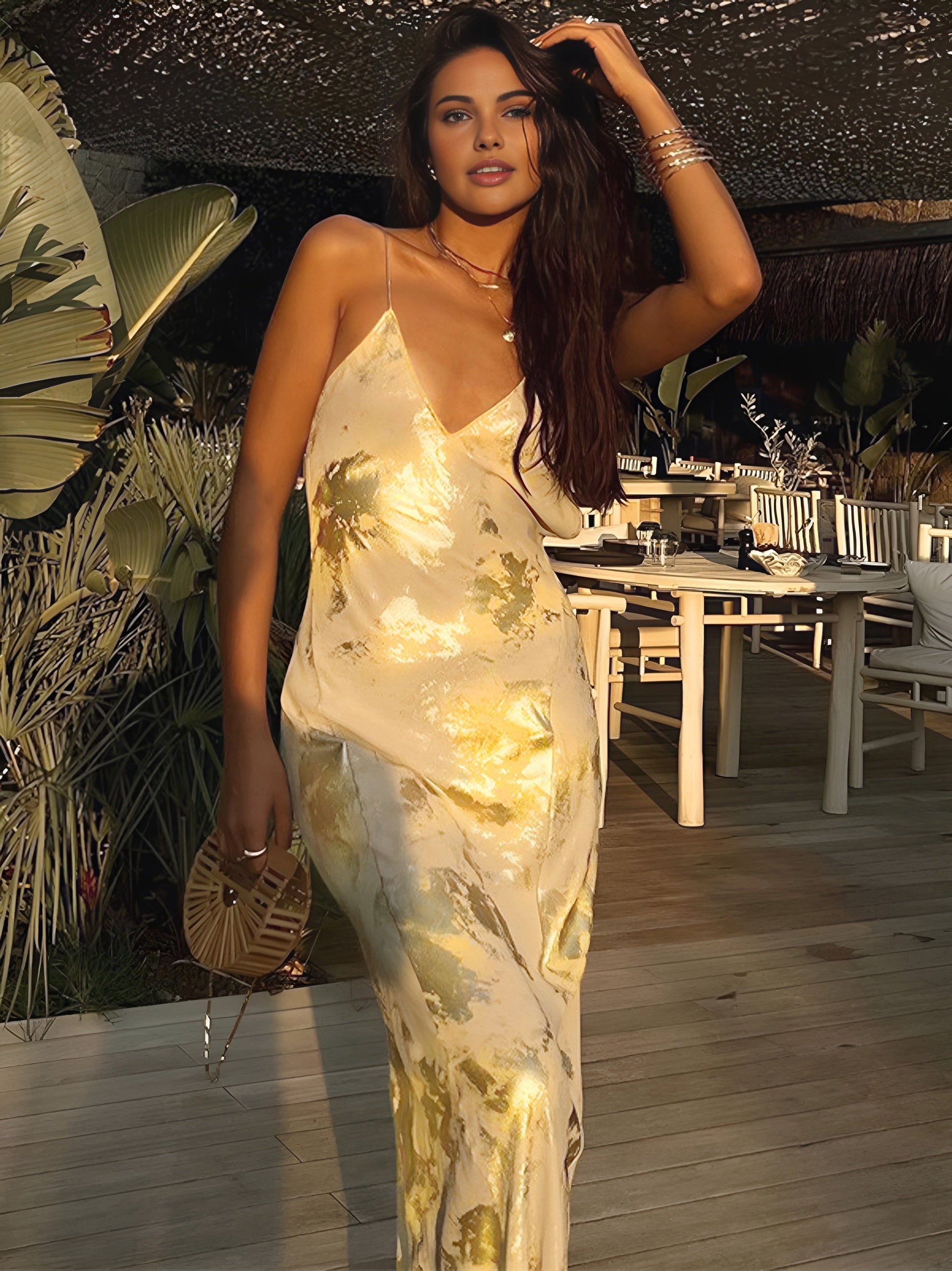 Elena - Vestido satinado largo de tirantes