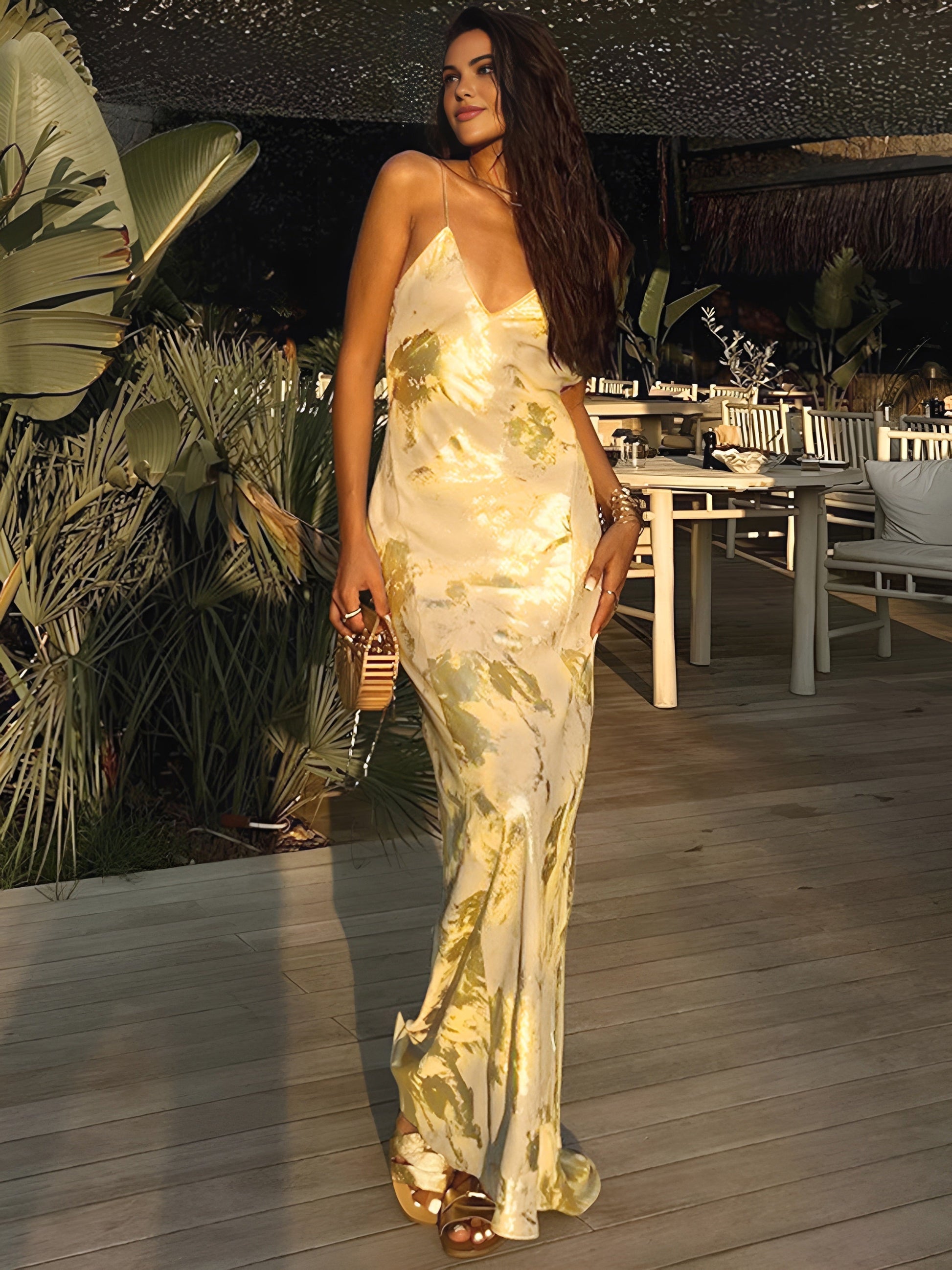 Elena - Vestido satinado largo de tirantes