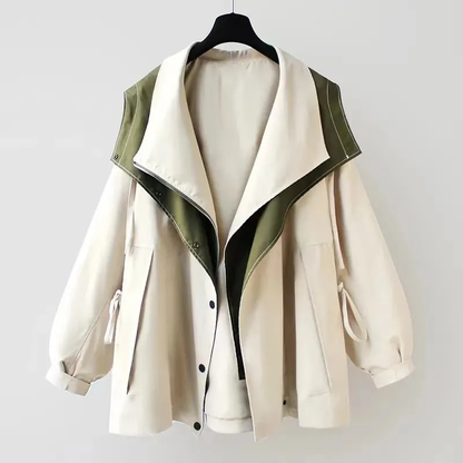 Alejandra – Chaqueta Asimétrica con Capucha