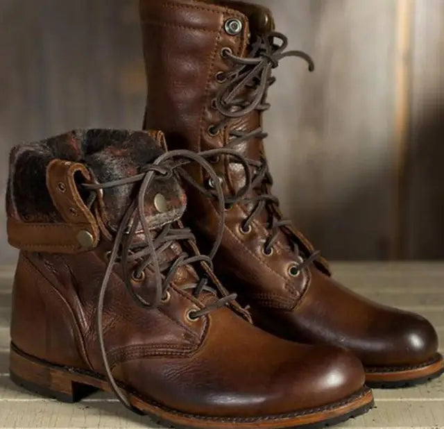 Lederstiefel mit Schnürung