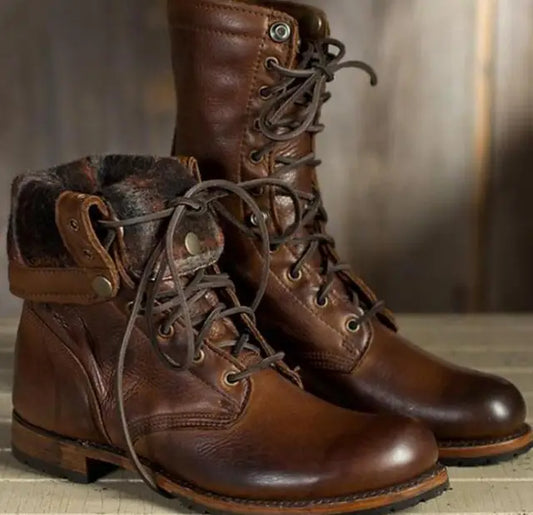 Lederstiefel mit Schnürung
