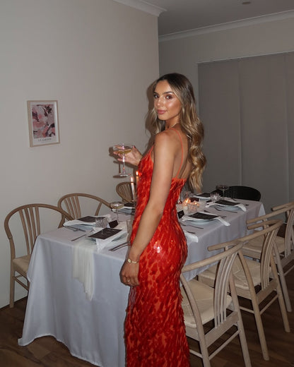 Isabella – Vestido largo de lentejuelas con escote profundo