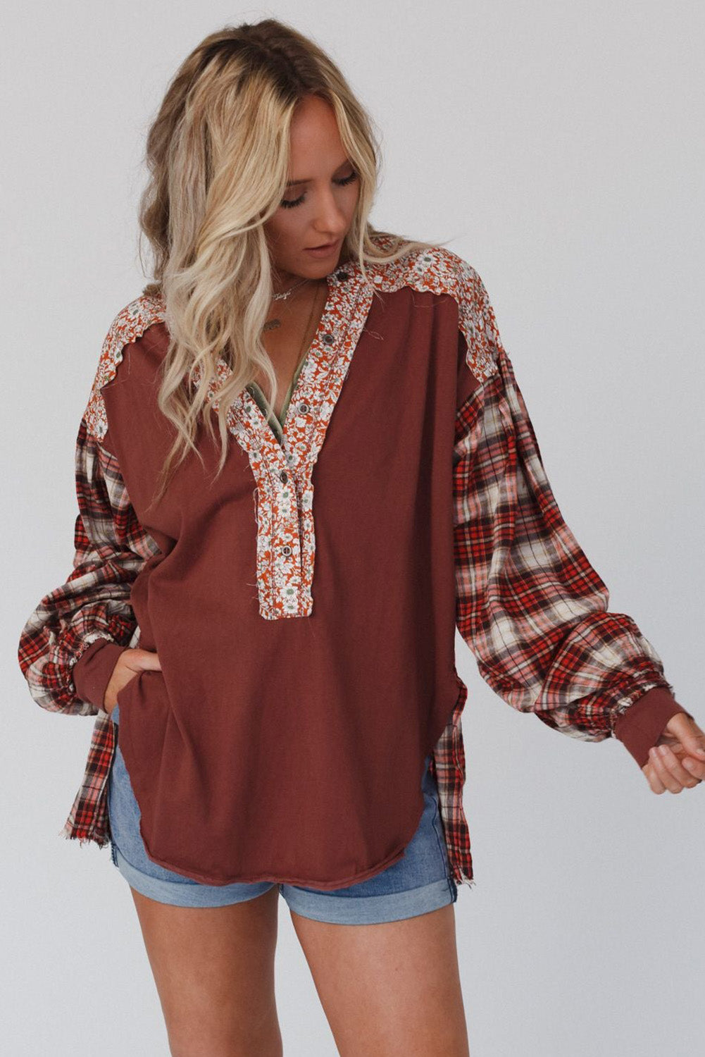 Aryah | Top rojo con estampado mixto de cuadros y flores