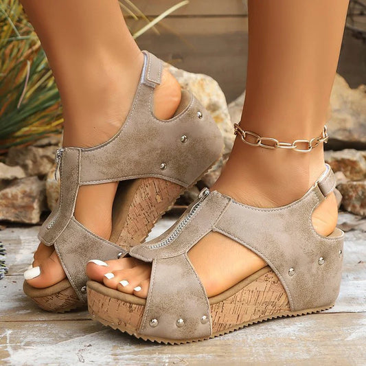 Lola - Sandalias planas con borlas marrones