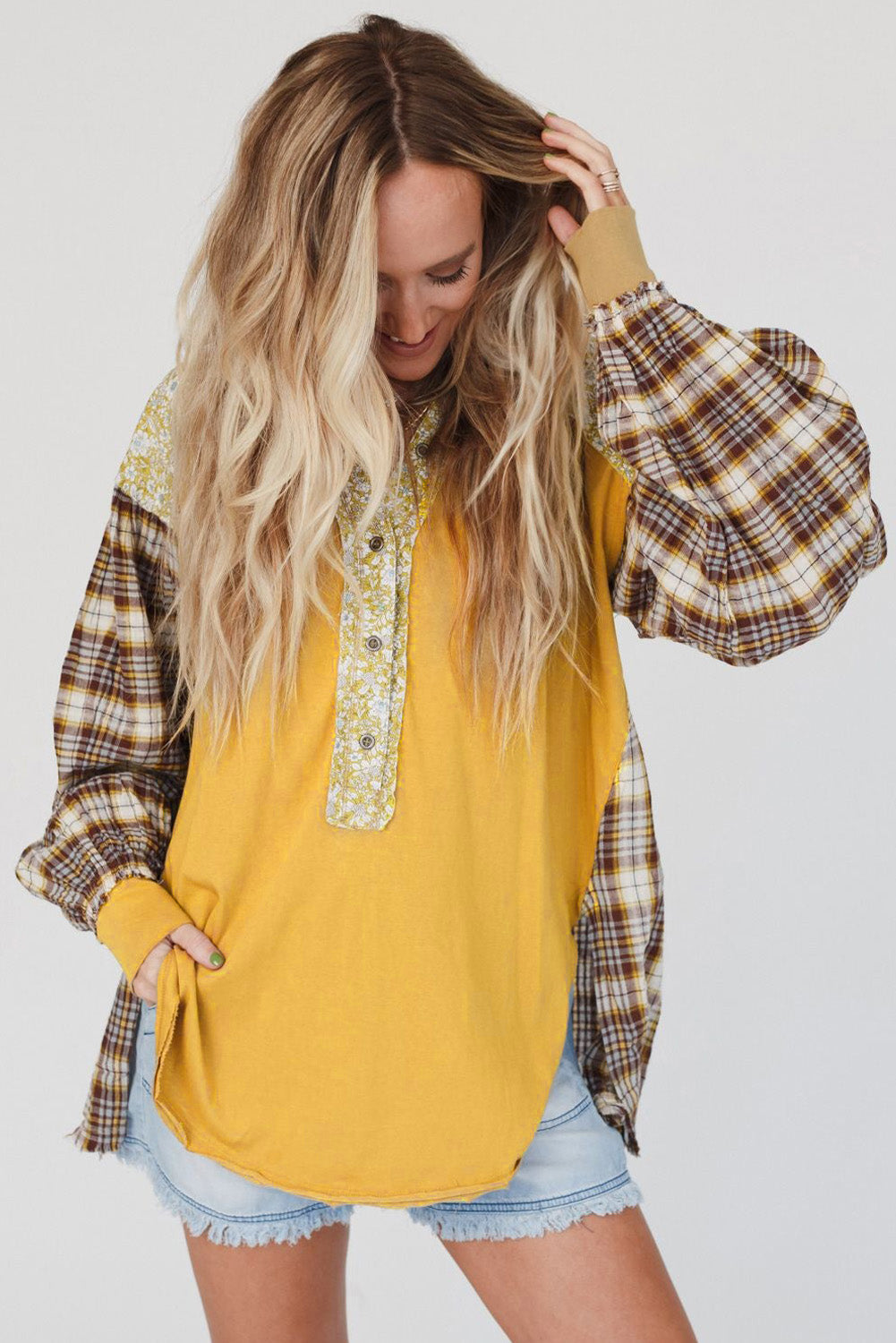 Aryah | Top rojo con estampado mixto de cuadros y flores