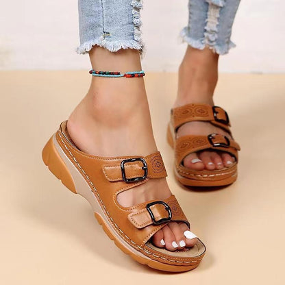 Lorna - Sandalias cómodas con hebillas y aberturas
