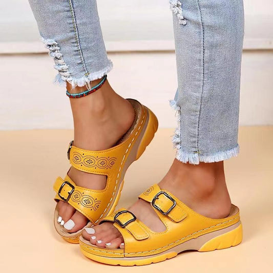 Lorna - Sandalias cómodas con hebillas y aberturas
