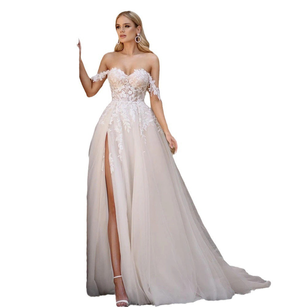 Maricruz | Exquisito vestido de novia blanco con encaje, cola larga y corte sirena