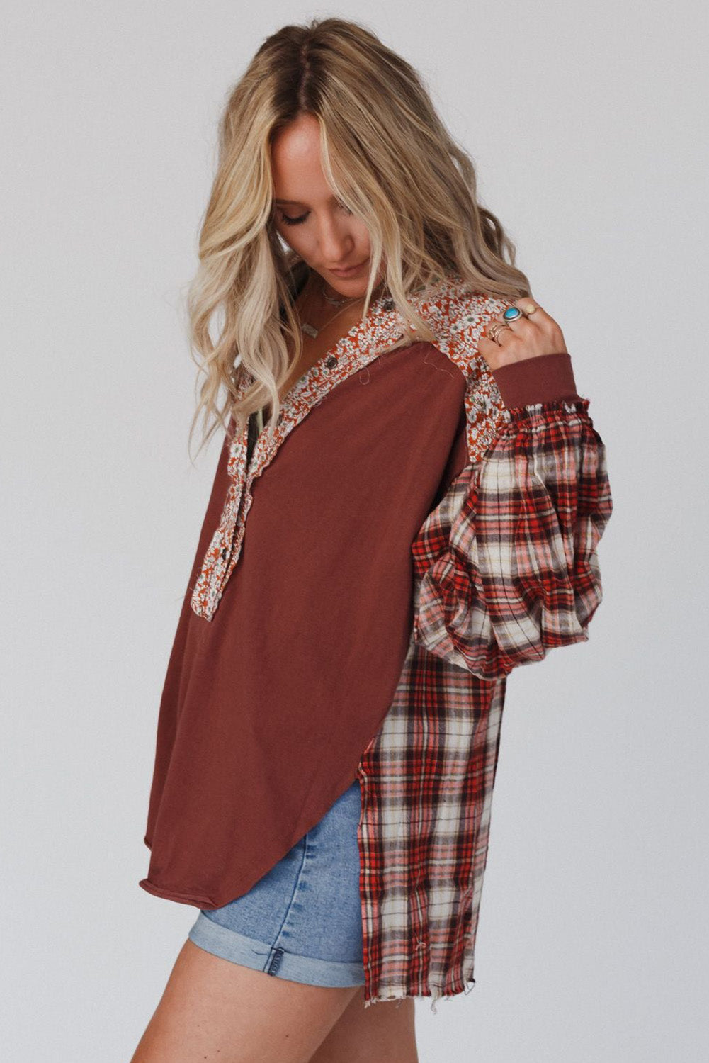 Aryah | Top rojo con estampado mixto de cuadros y flores