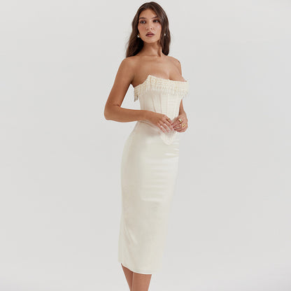 Serena - Vestido sin tirantes de satén adornado con perlas