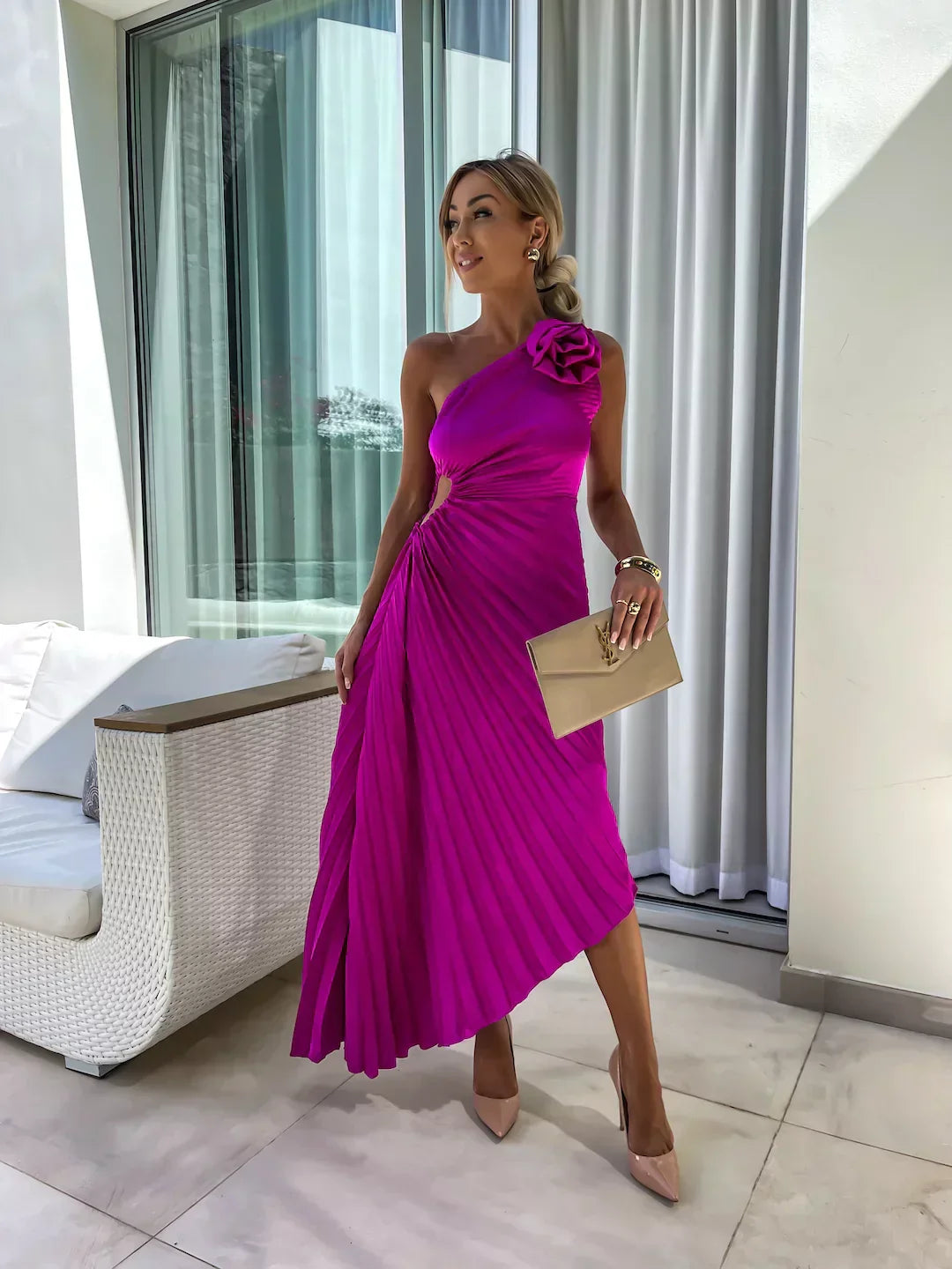 Natalia - Vestido Mujer Asimétrico de Fiesta con Plisado y Flor en Hombro