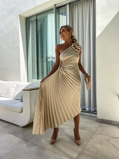 Natalia - Vestido Mujer Asimétrico de Fiesta con Plisado y Flor en Hombro