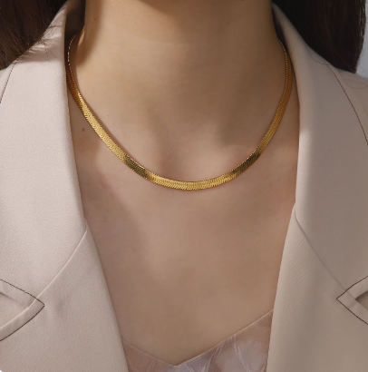 Constanza | Collar de cadena de acero para mujeres